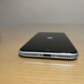 Apple iPhone SE 第2世代 ホワイト 本体