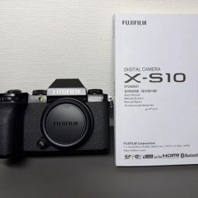 【美品】FUJIFILM X-S10 本体のみ《撮影枚数229枚》