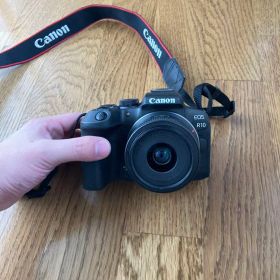 Canon EOS R10 ミラーレス一眼 【中古品】