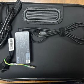 Chromebook ケースと付属の電源コード付き