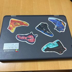 Chromebook本体 スニーカー ステッカー付き
