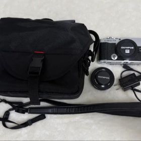 OLYMPUS PEN E-P7 14-42mm EZ レンズキット シルバー