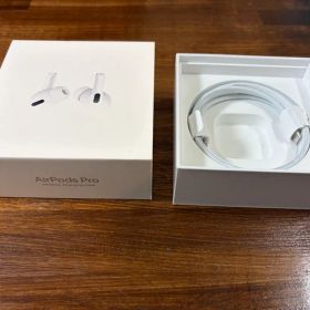 AirPods Pro 箱 充電ケーブル付き