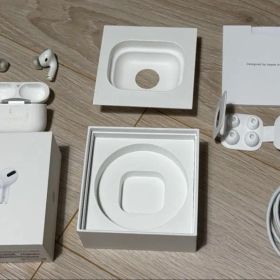 AirPods Pro付属品あり