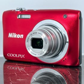 ニコン(Nikon)の【美品】Nikon COOLPIX A100 レッド(コンパクトデジタルカメラ)