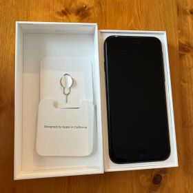 Apple iPhone SE ブラック 本体