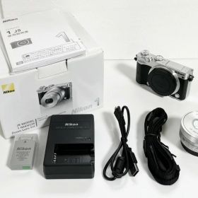【シャッター回数約3264】ニコン(Nikon) デジタル一眼カメラ Nikon 1 J5 標準パワーズームレンズキット [シルバー] 【中古】【非常に良い】【26801224020796】