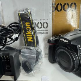 Nikon D5000 デジタル一眼レフカメラ ボディーのみ
