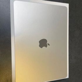 【美品】MacBook Air M2 本体 スターライト 箱付き 付属品あり