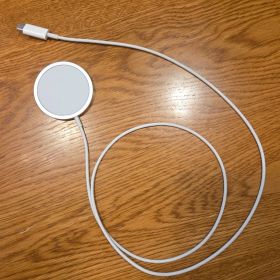 MagSafe充電器 USB-C ワイヤレス充電器 ホワイト