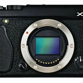 【中古】【非常に良い】FUJIFILM ミラーレス一眼 X-E2 ボディ ブラック F FX-X-E2B