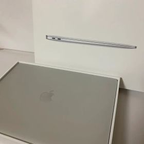 Apple MacBook Air(2020)13インチ シルバー 本体