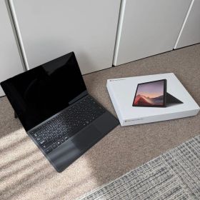 Windows surface pro7 タイプカバー付き