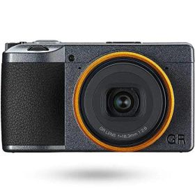 【中古】RICOH GR III Street Edition メタリックグレー APS-Cサイズ大型CMOSセンサー搭載デジタルカメラ 高解像・高コントラストを実現するGRレンズ 4段の手ぶれ補正を搭載 高速ハイブリッ