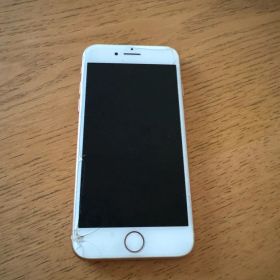 iPhone 8 ゴールド 画面ひび割れあり