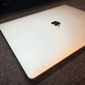 【値下げ】美品【メモリ32GB】MacBook Pro 16インチ 2019