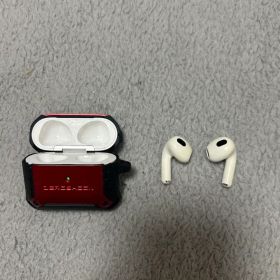 AirPods第三世代 レッドケース付き
