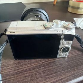 Nikon 1 J5 Nikon 1 NIKKOR VR 6.7-13mm