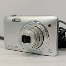 【塩】動作品 Nikon ニコン COOLPIX クールピクス 7倍ズームレンズ 手振れ補正 S3500（シルバー）【22449MO】B22