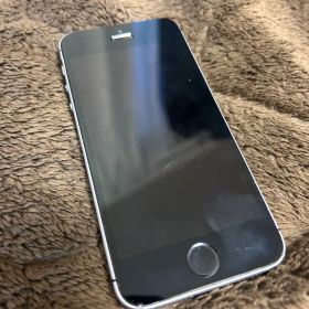 iPhone SE シルバー