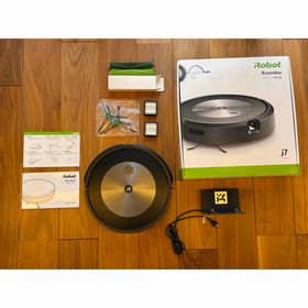 アイロボット(iRobot)の【美品/箱付き】ロボット掃除機 ルンバ j7 j715860(掃除機)