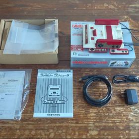 美品 ニンテンドークラシックミニ ファミリーコンピュータ ACアダプター付