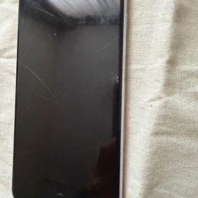 Apple iPhone 6 シルバー 本体