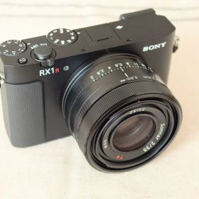 ソニー Cyber-shot DSC-RX1RM3