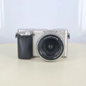 【中古】(ソニー) SONY α6000 シルバー パワーズームレンズ(16/50/3.5-5.6)キット