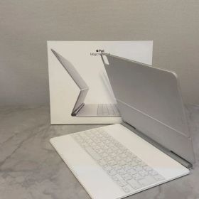 美品iPad Pro 12.9 Magic Keyboard 白 ※底にシミあり
