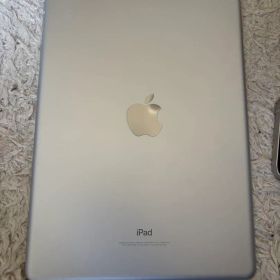 iPad第6世代 9.7インチ シルバー