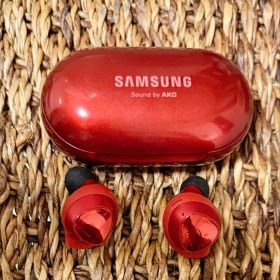 Galaxy Buds+ Red（ギャラクシーバッズプラス）本体・ケース