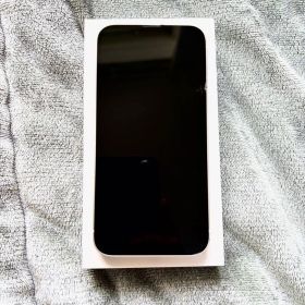 Apple iPhone 13 126GB スターライト SIMロックフリー