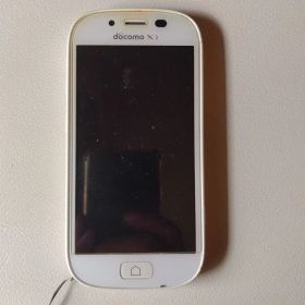 ドコモ らくらくスマートフォン3 F-06F