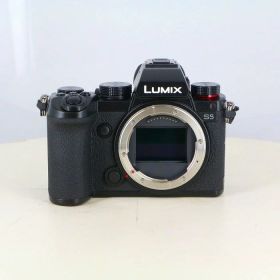 【中古】 (パナソニック) Panasonic DC-S5 ボディ【中古カメラ デジタル一眼】 ランク：AB