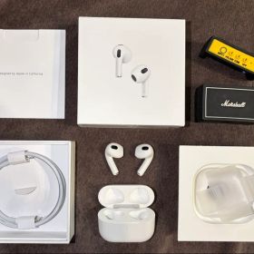 【美品】Apple AirPods 第3世代 箱付き ケース付き ケーブル付き