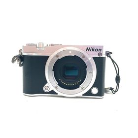 ニコン(Nikon)の【全額返金保証】【最速発送】Nikon デジタル一眼 1 J5 美品 動作確認済(ミラーレス一眼)