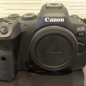 Canon EOS R6 本体と付属品＋バッテリー2個＋レリーズ＋Ｌ型プレート