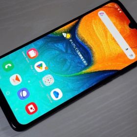 SAMSUNG Galaxy A30 ブラック