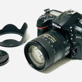 ☆撮影数220回以下☆Nikon D7200ボディ&VRズームEDレンズセット