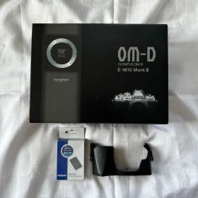 【最終値下げ】オリンパスOM-D E-M10 MarkIIIキット＆バッテリー他