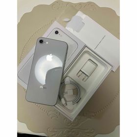 アップル(Apple)の★超美品★iPhone8★バッテリー100%シルバー ☆SIMフリー☆箱&備品付(スマートフォン本体)