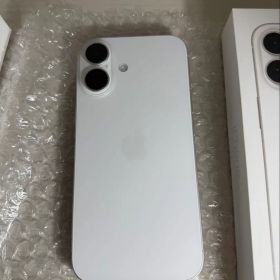 iPhone 16 おまけ付き 値下げしてます 発送は4月1日以降です