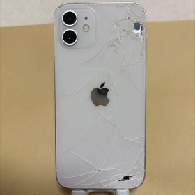 iPhone12 64GB ホワイト 背面割れ