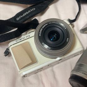 【極美品】OLYMPUS PEN E-PL7 ダブルズームキット★スマホ転送可