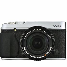 【中古】【非常に良い】FUJIFILM ミラーレス一眼 X-E2 ズームレンズキット シルバー F X-E2S/1855KIT