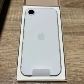 極美品 白 iPhone 16e 256gb 最大容量100% あまり使用無。