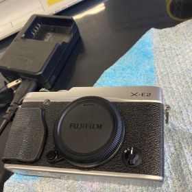 【全額返金保証】【最速発送】FUJIFILM デジタル一眼 FUJIFILM X-E2 シルバー 動作確認済