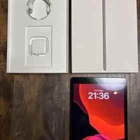【美品】iPad 第7世代 Wi-Fi 32GB 本体（箱・付属品あり）