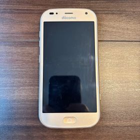ドコモ らくらくスマートフォン F-01L ゴールド 美品